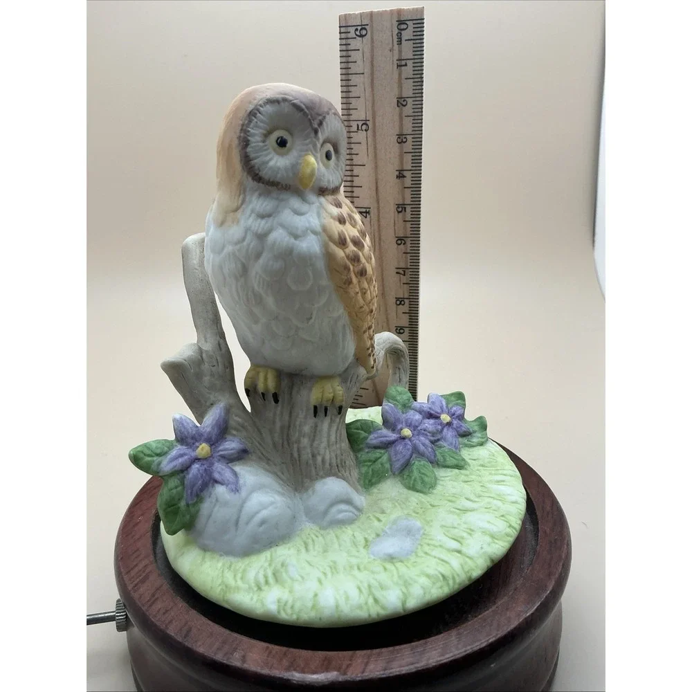 Vintage Barn Owl‎ Music Box
